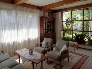 Interior - Holiday Home 'Hebborn' with Private Terrace, Shared Garden and Wi-Fi (Bergisch Gladbach)