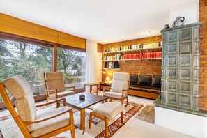 Interior - Holiday Home 'Hebborn' with Private Terrace, Shared Garden and Wi-Fi (Bergisch Gladbach)