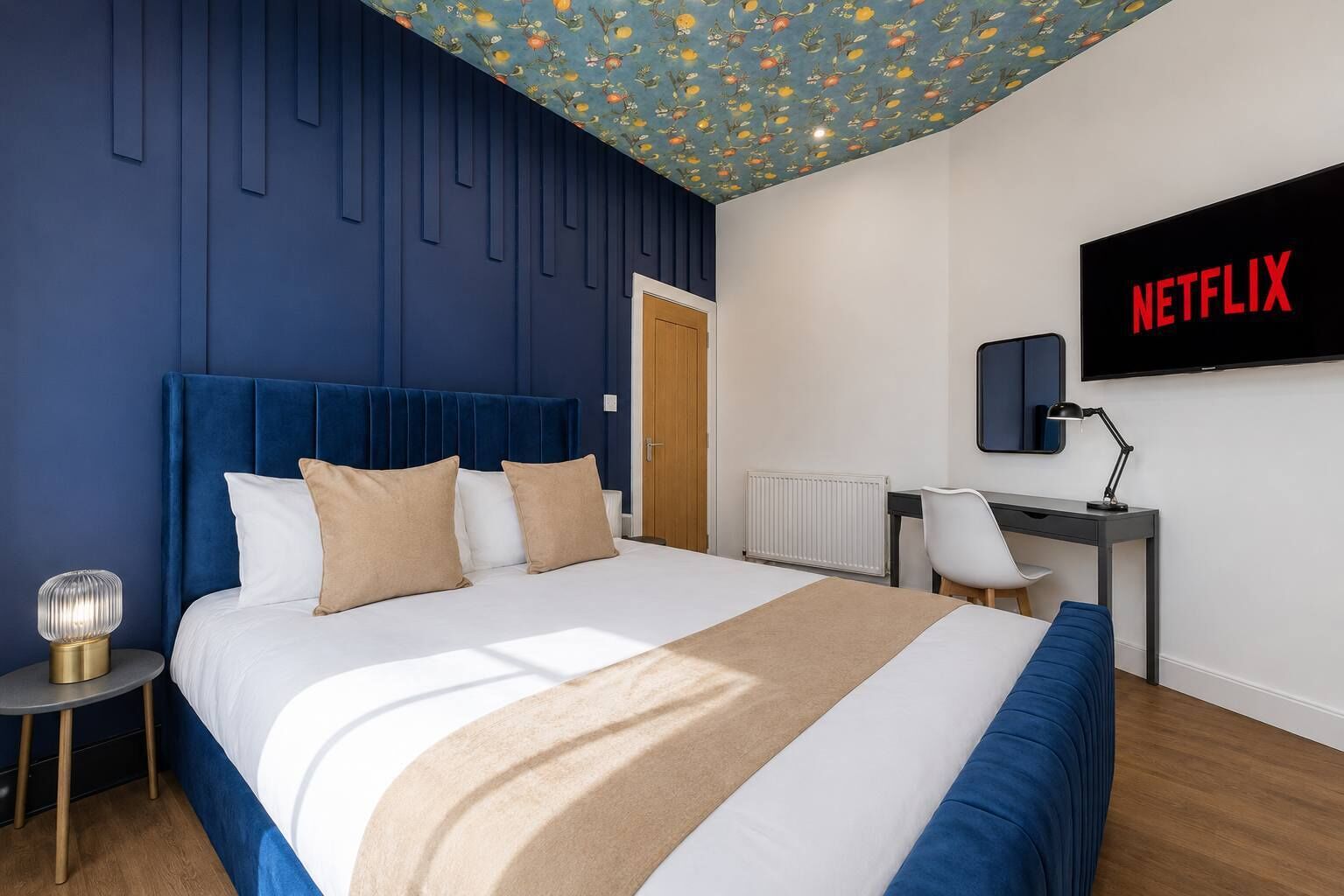 2 bedrooms, desk, iron/ironing board, WiFi