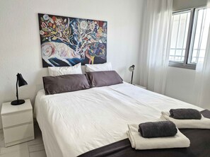 Ferros/tábuas de passar roupa, Wi-Fi, roupa de cama