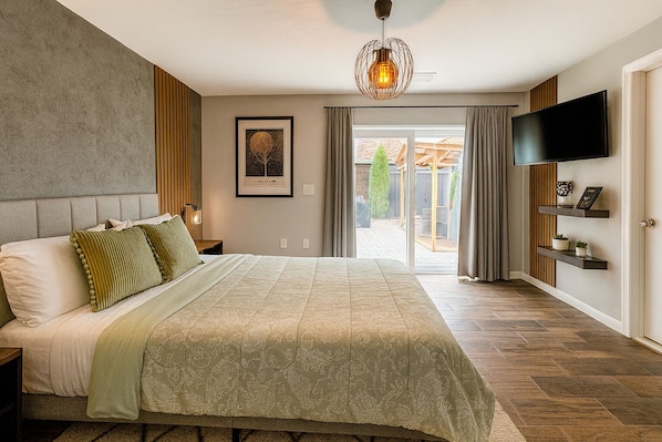 1 bedroom, in-room safe, iron/ironing board, free WiFi