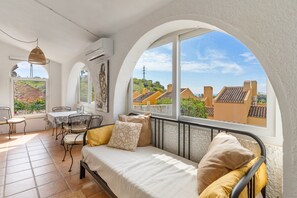 Interior - Stunning villa with private pool in Torreblanca, Fuengirola – perfect for relaxation (Fuengirola)