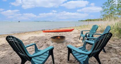 Private 5 Bedroom Lakefront Home on Sand Point, Caseville