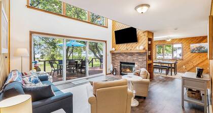 Private 5 Bedroom Lakefront Home on Sand Point, Caseville