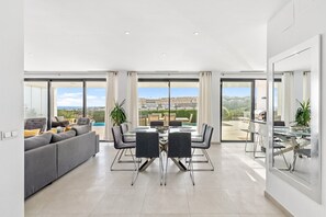 Interior - Modern Villa Lynx with Sauna, Heated Infinity Pool, and Garden (Las Lagunas de Mijas)