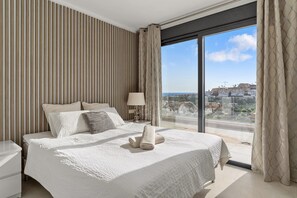 Iron/ironing board, WiFi, bed sheets - Modern Villa Lynx with Sauna, Heated Infinity Pool, and Garden (Las Lagunas de Mijas)