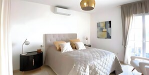 Strykjärn/strykbräda, wi-fi och sängkläder