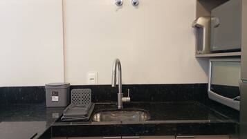 Basic Apartment | Private kitchen