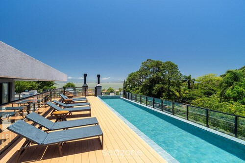 Estúdio premium com varanda e sol da manhã SGR0217