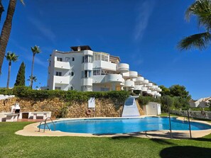 Pool - Spectacular Sea Views, Pool & Garden – Calahonda Apartment for 6 (Sitio de Calahonda)