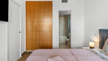 Strykejern/-brett, wi-fi og sengetøy