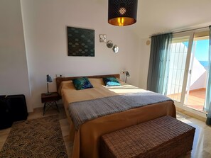 Fer et planche à repasser, Wi-Fi, draps fournis