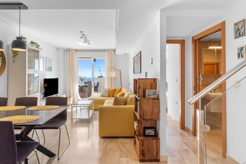 Duplex Penthouse With 4 Bedrooms And Stunning Sea Views - Benalmádena