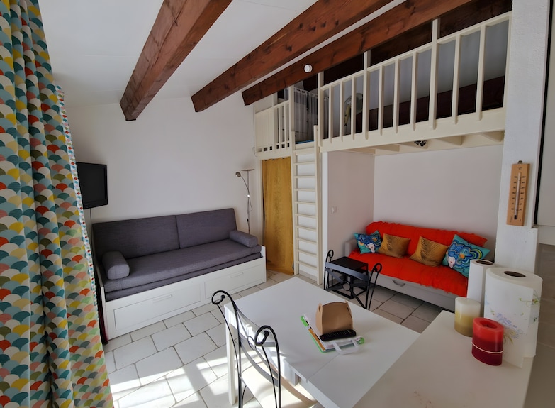 Studio « La Bonbonnière » Avec Vue Montagne, Piscine Et Jardins Partagés - Plage de Saint-Mandrier-sur-Mer