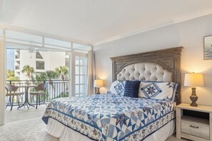 2 bedrooms, iron/ironing board, WiFi, bed sheets - Great 2-bedroom condo, steps to the beach! (St Augustine)