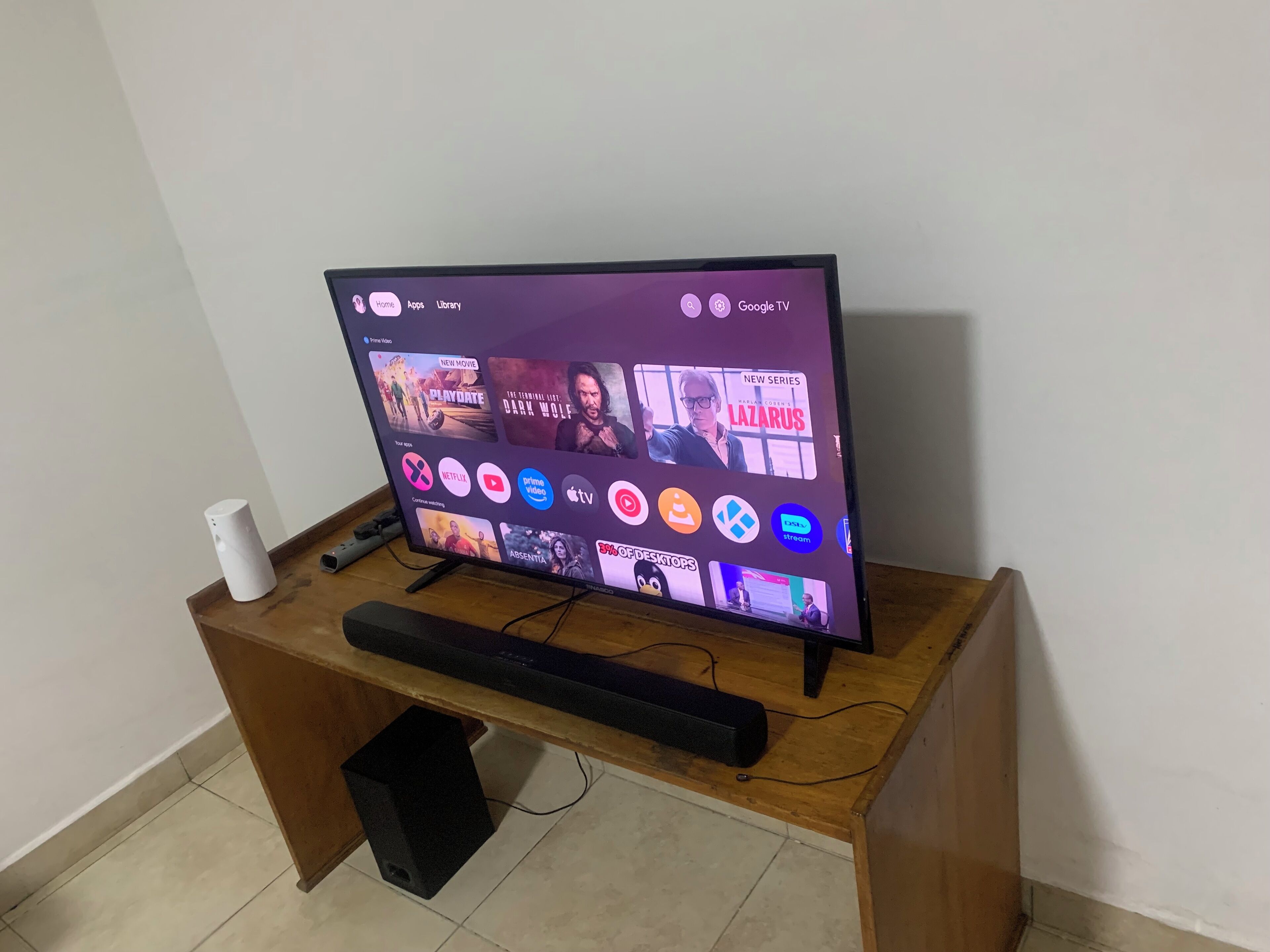 Room, 1 Queen Bed, Microwave | Room amenity