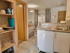 Interior - Centrally Located Penthouse with Balcony, Wi-Fi & Air Conditioning in Fuengirola (Fuengirola)