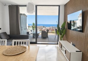TV - Stunning Sea Views, Spacious Sunny Terrace & Pool (Mijas)