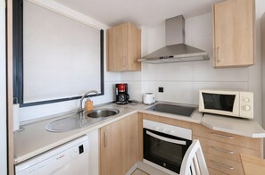 Fridge, microwave, oven, stovetop - Stunning Sea Views, Spacious Sunny Terrace & Pool (Mijas)