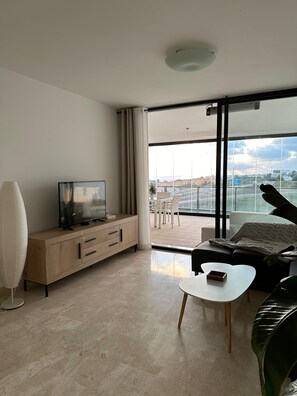 TV - Apartment 'Hermosa Vista al Mar Grande' with Sea Views, Wi-Fi and Air Conditioning (Mijas)