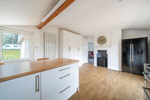 Interior - Family-friendly countryside home with hot tub, swing set and trampoline (Battle)