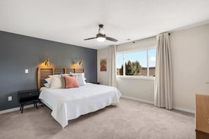2 bedrooms, iron/ironing board, travel cot, WiFi - Avondale Hideaway - Condo for 6 (Branson)