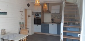 Private kitchen - "La Mer Bohème", 1 bed, 2 pers, free secure parking with badge, 8 mn from the beach (Le Portel)