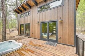 Terrace/patio - Secluded Modern Cabin- Near Flathead Lake (Polson)