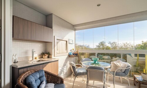 Apt w/ Grill 800m From the Beach, Jurere Sca0208