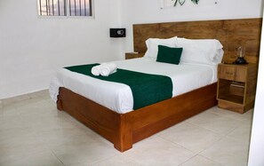 スタンダード ルーム | 高級寝具、セレクト コンフォート製ベッド、セーフティボックス (室内)、防音設備