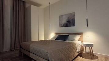 Bügeleisen/Bügelbrett, WLAN, Bettwäsche