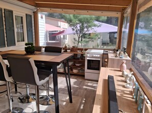 冰箱、微波炉、烤箱、炉灶