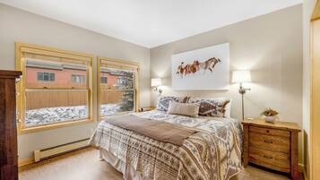 Iron/ironing board, internet, bed sheets