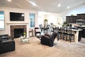 Smart TV, fireplace