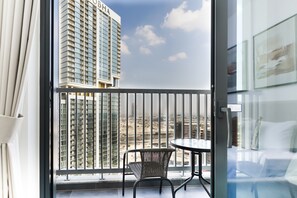 Interior - Located Few Minutes Drive to Downtown Dubai, Burj Khalifa and Dubai Mall (Dubai)