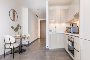 Fridge, microwave, oven, stovetop - Located Few Minutes Drive to Downtown Dubai, Burj Khalifa and Dubai Mall (Dubai)