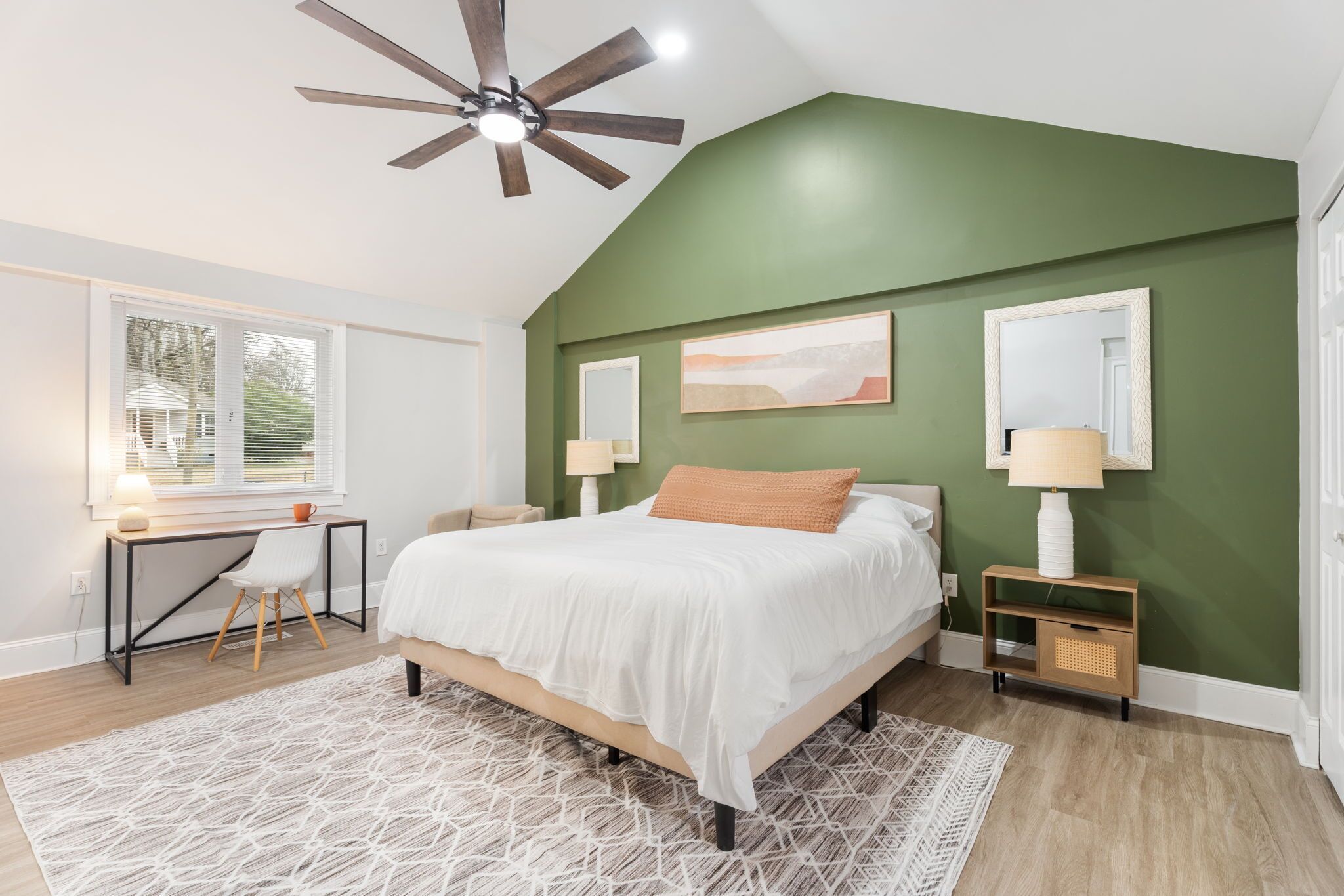 Desk, free WiFi, bed sheets