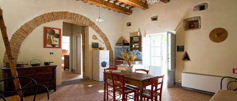 Apartment, 1 Bedroom, Hill View | Living area