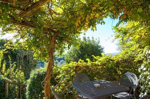 Apartamento, 1 quarto, vista para a colina | Sacada