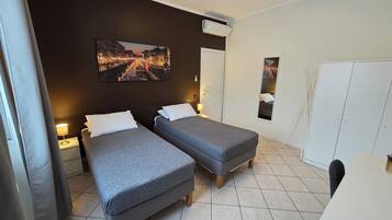 Bügeleisen/Bügelbrett, WLAN, Bettwäsche