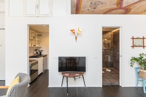 Apartamento | Cozinha privada | Micro-ondas, máquina de café expresso, cafeteira/chaleira