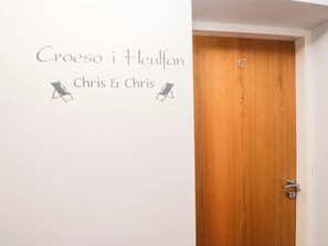 Interior - Heulfan - 17 Deganwy Castle Apartments (Conwy)