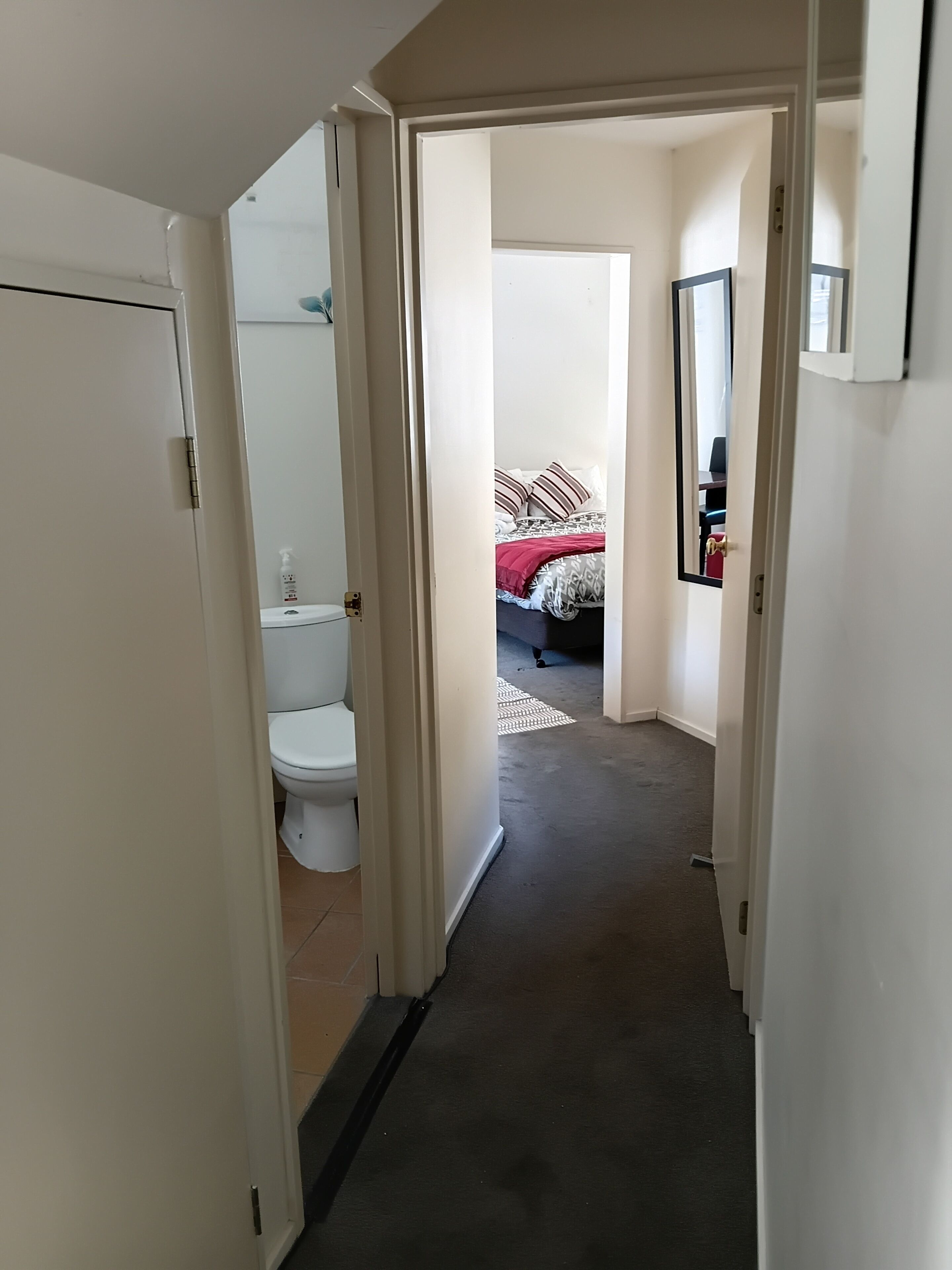 Desk, iron/ironing board, WiFi, bed sheets