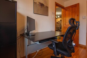 Interior - Cozy Bungalow Longueuil | 3 BR | 6 pers (Longueuil)