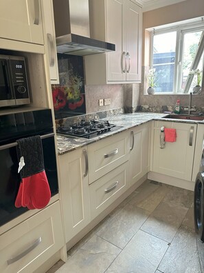 Shared Dormitory, 1 Bedroom | Interior - Room-chic Retreat Double Room (Dagenham)