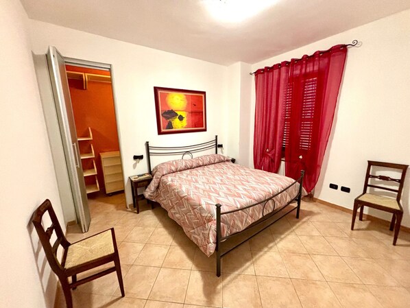 Bügeleisen/Bügelbrett, WLAN, Bettwäsche