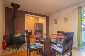 Dining - Cozy Home – 6p – Centropolis & Carrefour Laval (Laval)