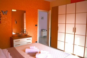 2 bedrooms, iron/ironing board