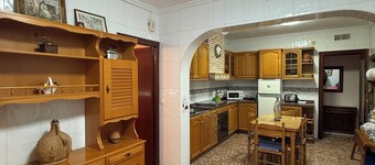 Chalet close to Alicante and the beach, with large terrace for groups