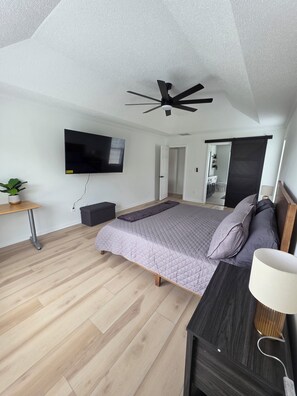 5 bedrooms, WiFi, bed sheets